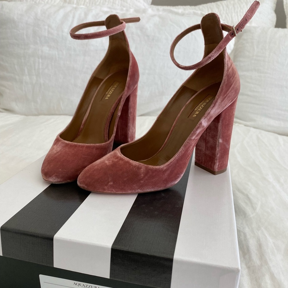 Aquazzura Alix 105 Velvet Pumps in Rose